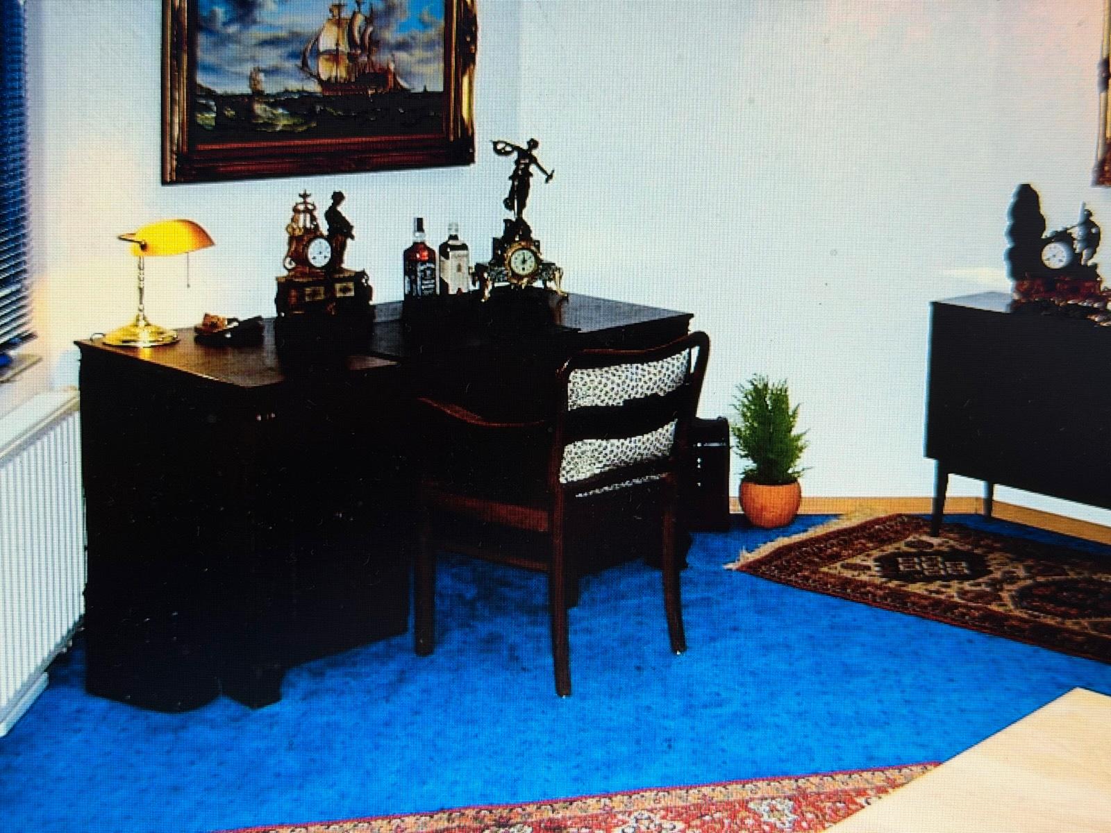 Antiker Schreibtisch aus Herrenzimmer