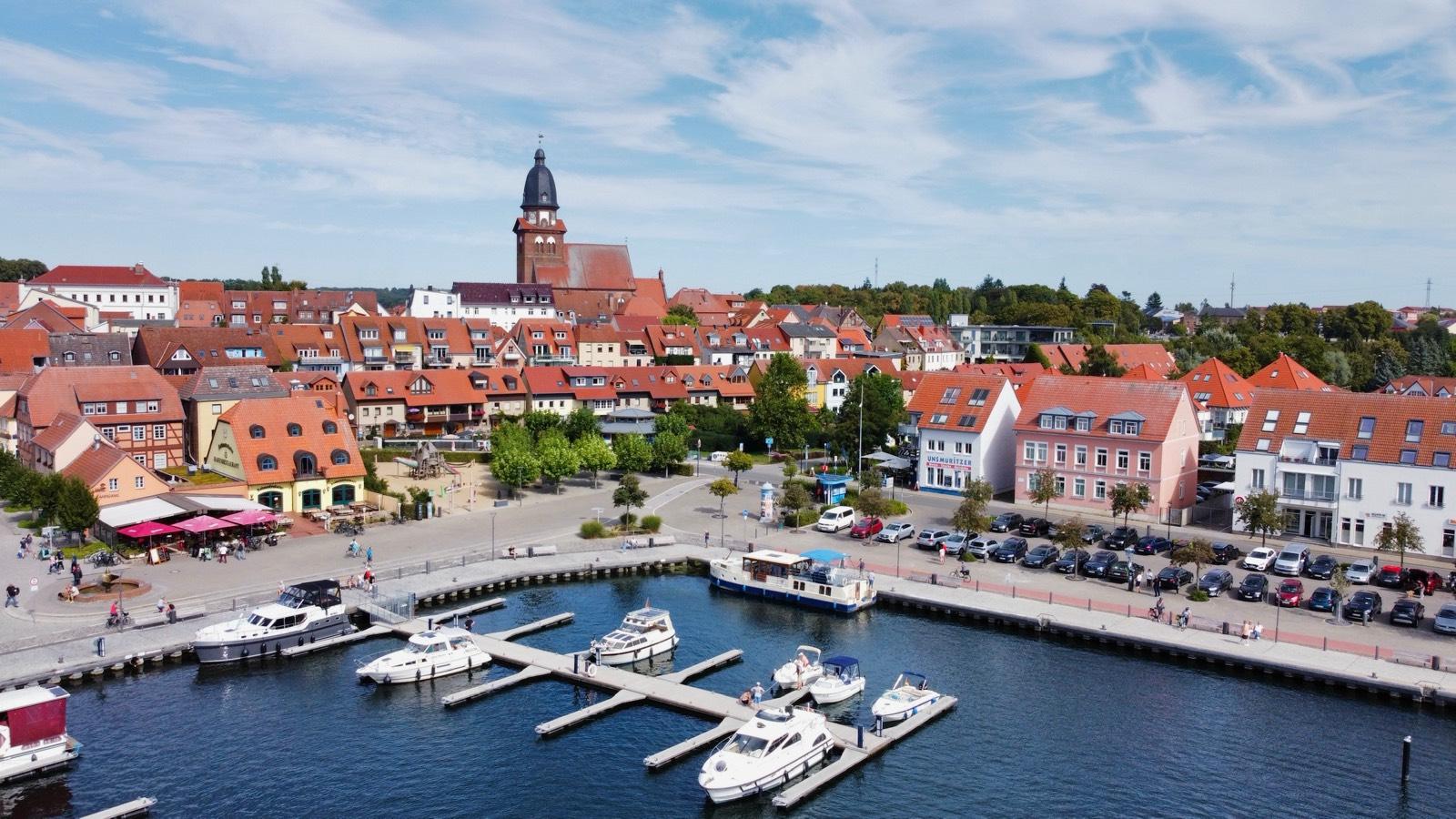 Ferienwohnung Waren Müritz – Luxus-Apartment am Yachthafen
