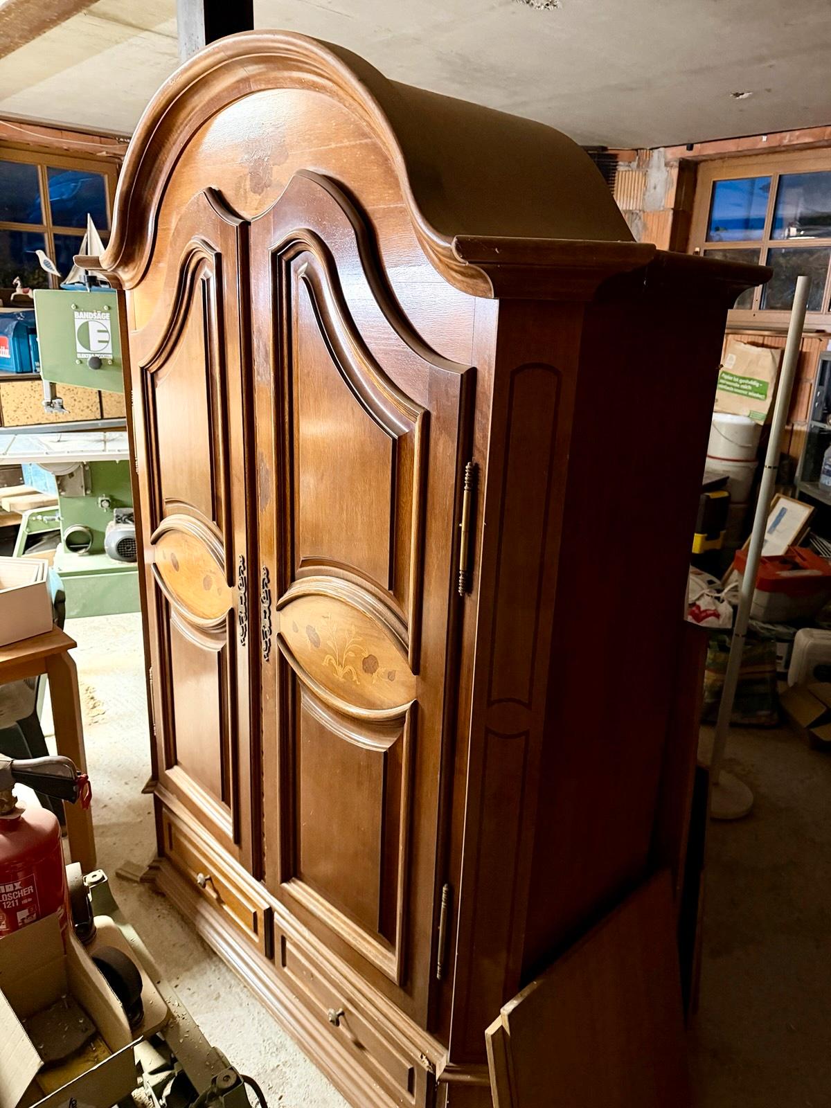 Antiker Dielenschrank - ca. 50 Jahre alt
